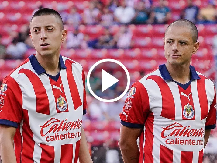 El gol anulado al Piojo Alvarado por "culpa" de Chicharito
