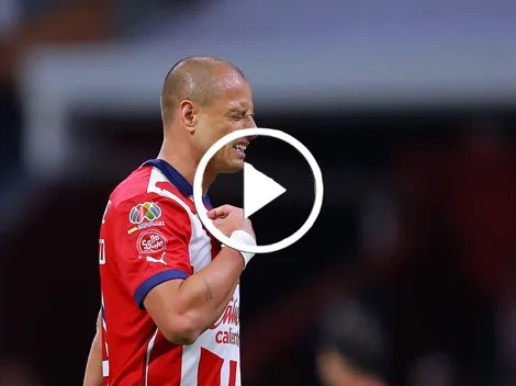 Chicharito Hernández estuvo a punto de anotar su primer gol con Chivas