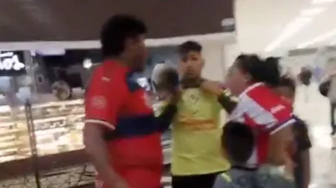 Mejor se quitó el jersey.