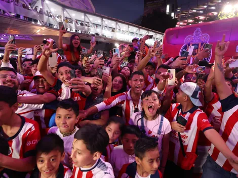 El épico recibimiento a Chivas en la capital rojiblanca