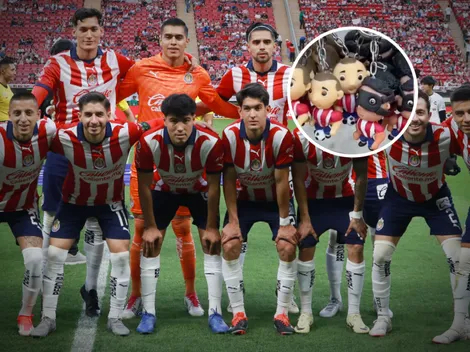 Jugadores de Chivas se venden en las afueras del Estadio Jalisco