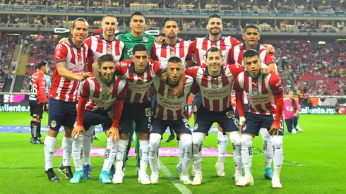 Así forma Chivas ante Toluca.