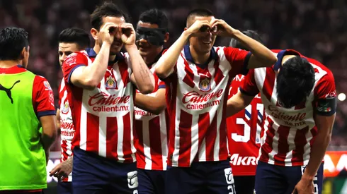 Roberto Alvarado recibió un duro golpe con Chivas de parte de la Liga MX