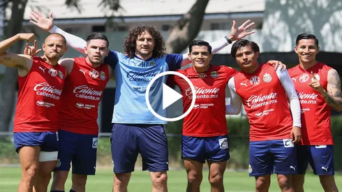 Chicharito ya entrena al parejo con el plantel de Chivas