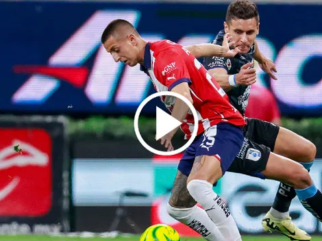 El doble poste del Piojo Alvarado y el Nene Beltrán en Chivas vs. Querétaro