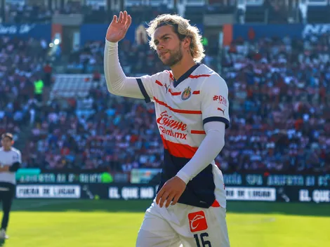 Cowell le dio su playera a un rival