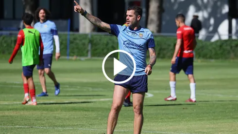 Fernando Gago dirigió la práctica de este miércoles en Verde Valle, durante su cumpleaños 38