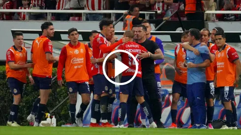 El festejo completo de Chicharito Hernández.