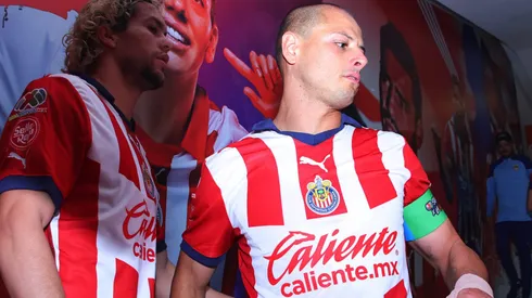 ¿Chicharito es titular?