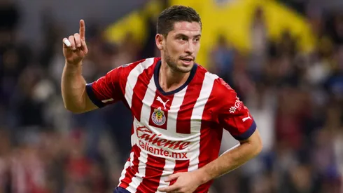 Ormeño todavía debe regresar a Chivas.