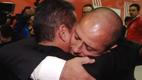 Ramón Morales mostró la joya más preciada de su tesoro y es de Chicharito