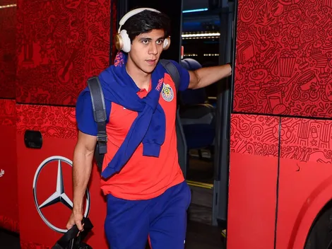 Lo que hace JJ Macías antes de conocer su salida de Chivas