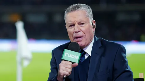 Peláez cuestionó a Gago.