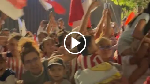 Niños y adultos fueron a ver a sus ídolos.