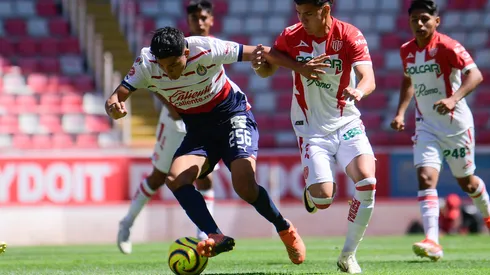 Latorre busca el sábado el primer título en apenas su segundo torneo en Fuerzas Básicas con Chivas