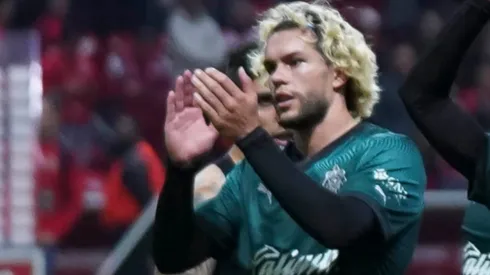 Cowell ingresó de cambio al igual que CH14.