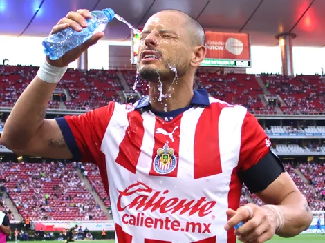¿Titularidad de Chicharito ha roto el vestidor de Chivas?