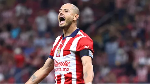 ¿Chicharito es titular en Chivas vs. América?