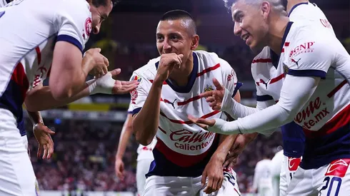 Roberto Alvarado se alzó como el mejor de la Liga MX en Abril