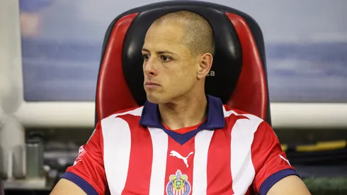 ¿Por qué juega poco minutos Chicharito Hernández en Chivas?