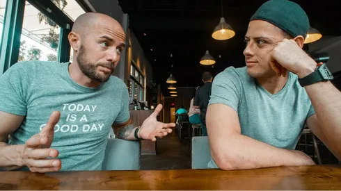 Chicharito es amigo del polémico comediante.