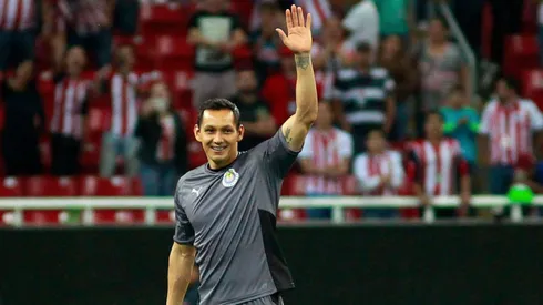 Cota fue figura con Chivas.