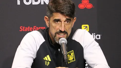 Paunovic en conferencia de prensa con la UANL.