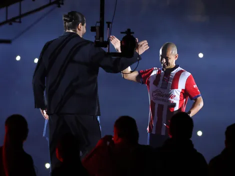 Defienden a Chicharito y sale afectado Amaury