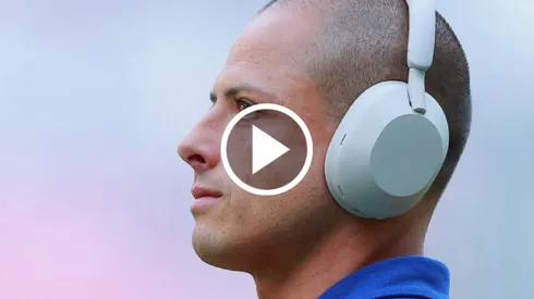 Chicharito previo a un partido con Chivas.