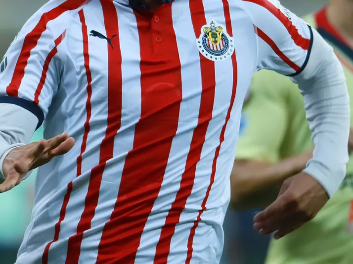 No brilló en Chivas y está a una firma de jugar en el futbol de Europa