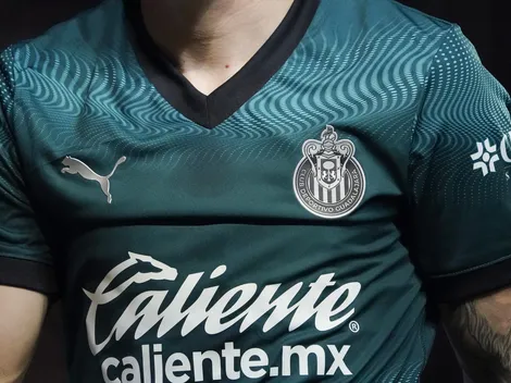 Jugó en Asia, hoy está a prueba y sería refuerzo de Chivas