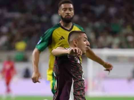 Tunden a Jimmy Lozano por los pocos minutos a Piojo Alvarado