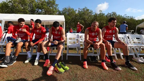 Chicharito Hernández recibió a la visita que sorprendió a varios en la concentración de Chivas