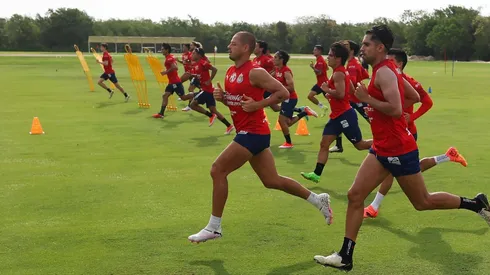 Chicharito Hernández aprovechó la concentración para convivir con sus compañeros