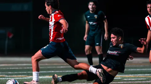 Leo Torres es un veloz mediocampista zurdo que impresiona en la pretemporada de Chivas Sub23