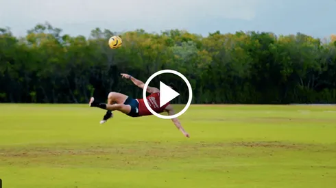 El lateral se ha ganado a la afición rojiblanca.