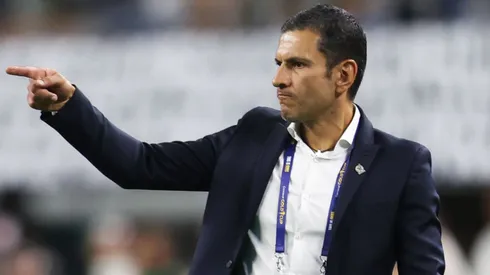 Jaime Lozano, en problemas.