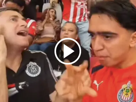 Fan de Chivas le narra gol a su tío invidente