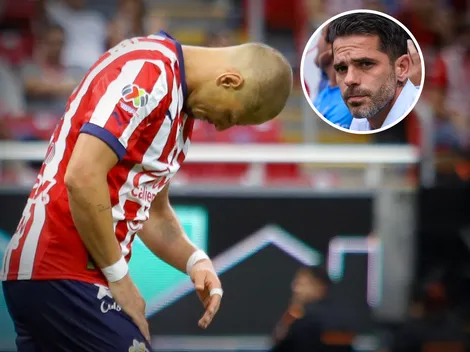 Fernando Gago aclaró si Chicharito se molestó al salir de cambio