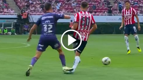 La brutal falta que recibió Mateo Chávez.