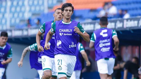 Macías apenas ha jugado dos partidos con Santos.