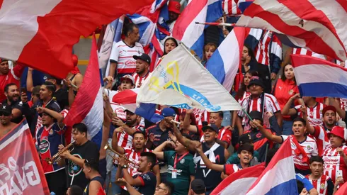 Chivas siempre es acompañado por su fiel afición.