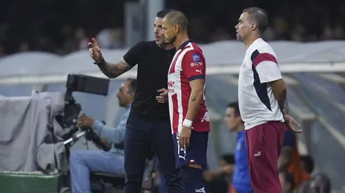 Fernando Gago habló de Chicharito Hernández.