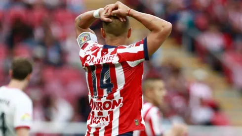 Chicharito tras su error.