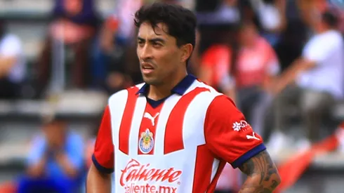 Omar Govea en su primer juego con Chivas.