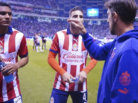 Cruz Azul busca en Chivas al reemplazo de Carlos Salcedo