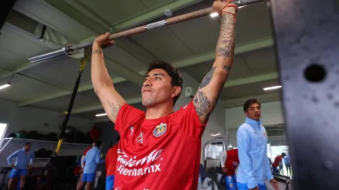 Omar Govea tuvo un momento especial con la afición de Chivas en Verde Valle