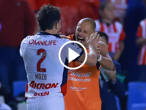 Así recibió Chicharito a Alan Mozo tras su golazo