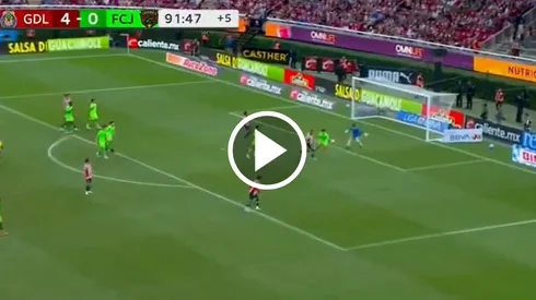 Golazo de Yael Padilla para la goleada de Chvias.