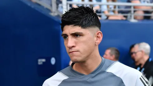 Alan Pulido previo a un juego en Kansas City.